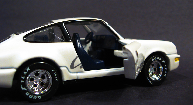 Illustration for article titled Teutonic Toothday MBX Superkings 911 Carrera4